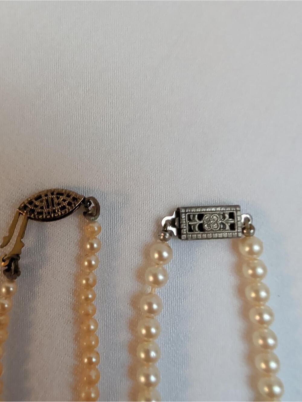 Vintage 1950's Classic Set of 2 Faux Pearl Necklaces - Picture 6 of 6